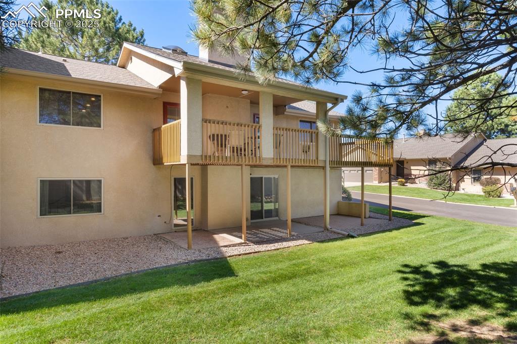 Image 29 of 35: Old Broadmoor Road HOA includes exterior maintenance