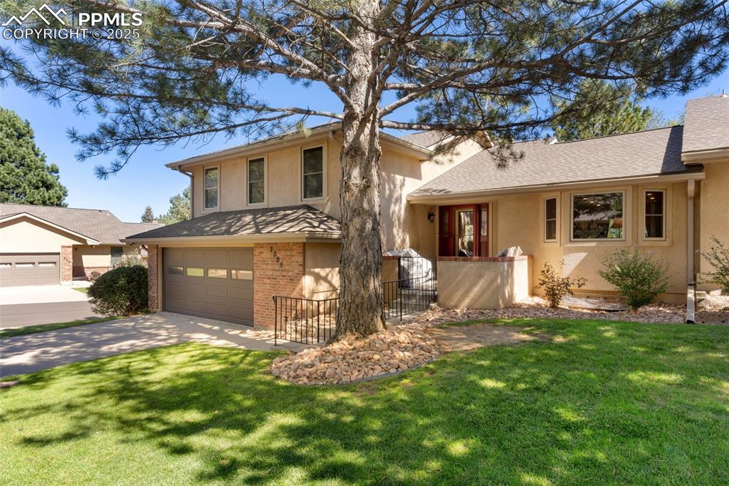 Image 30 of 35: Come see it today and enjoy all the perks of this neighborhood!