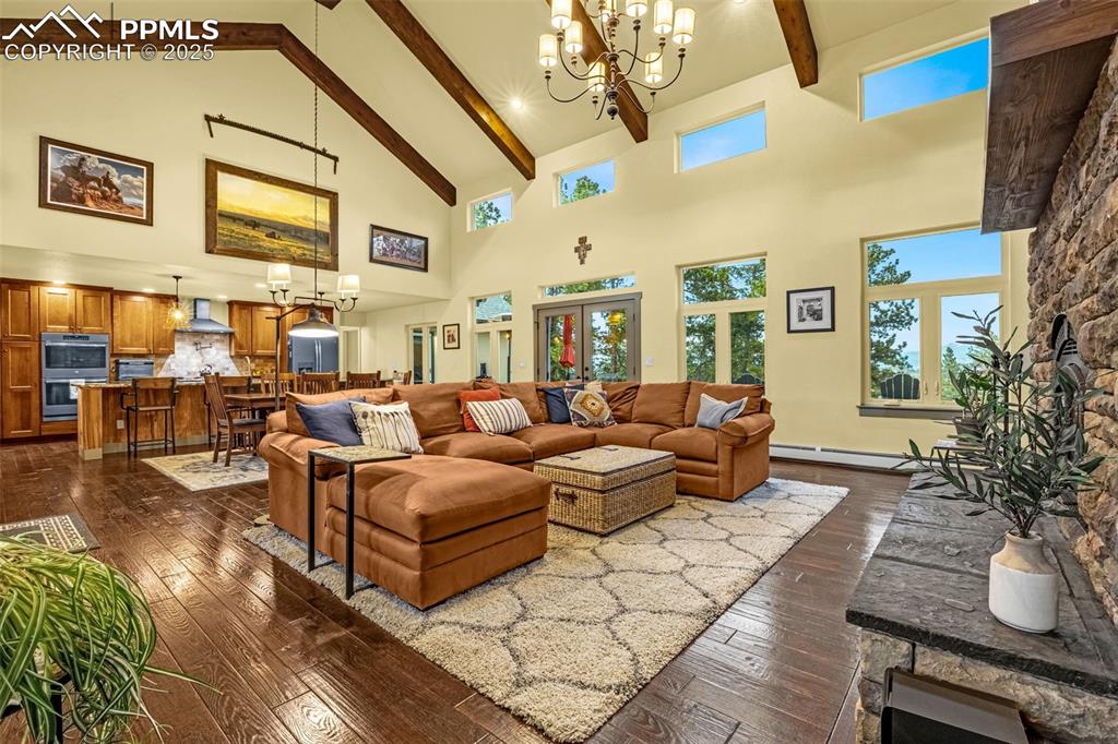 Image 12 of 50: Living Room
