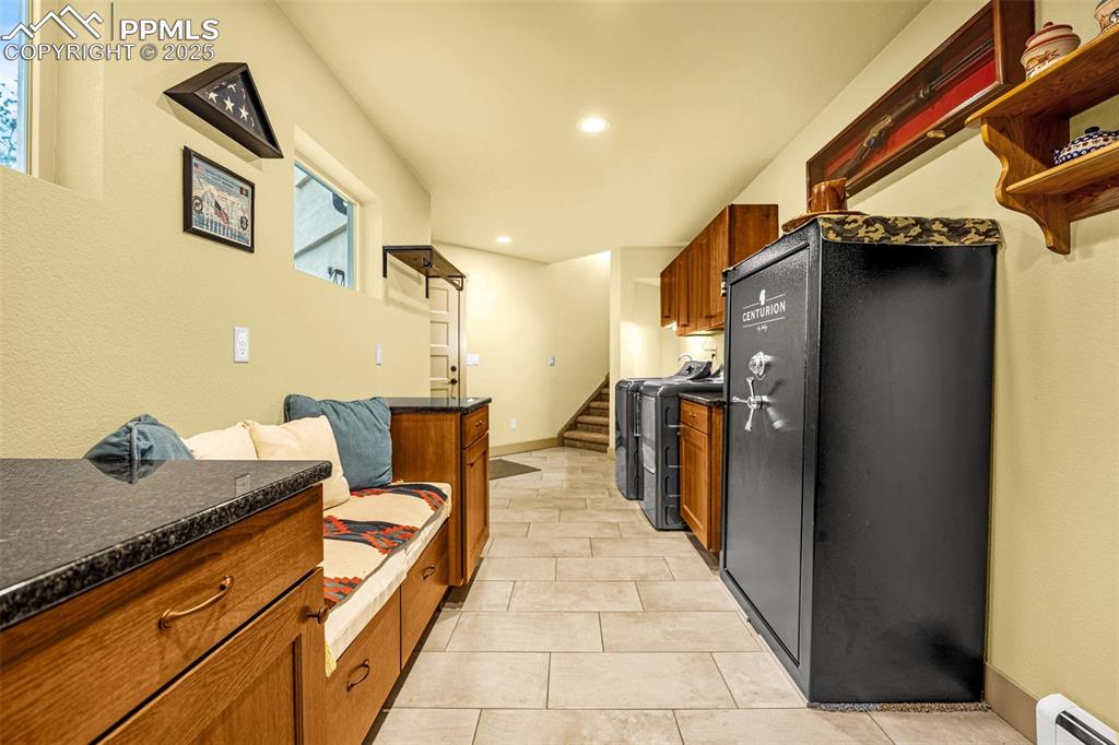 Image 18 of 50: Kitchen