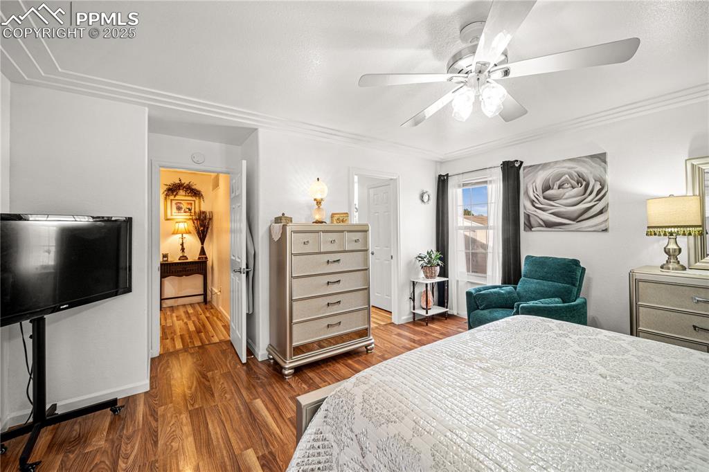 Image 21 of 39: Bedroom