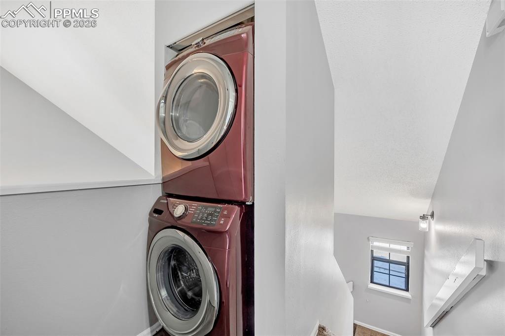 Image 22 of 27: Laundry