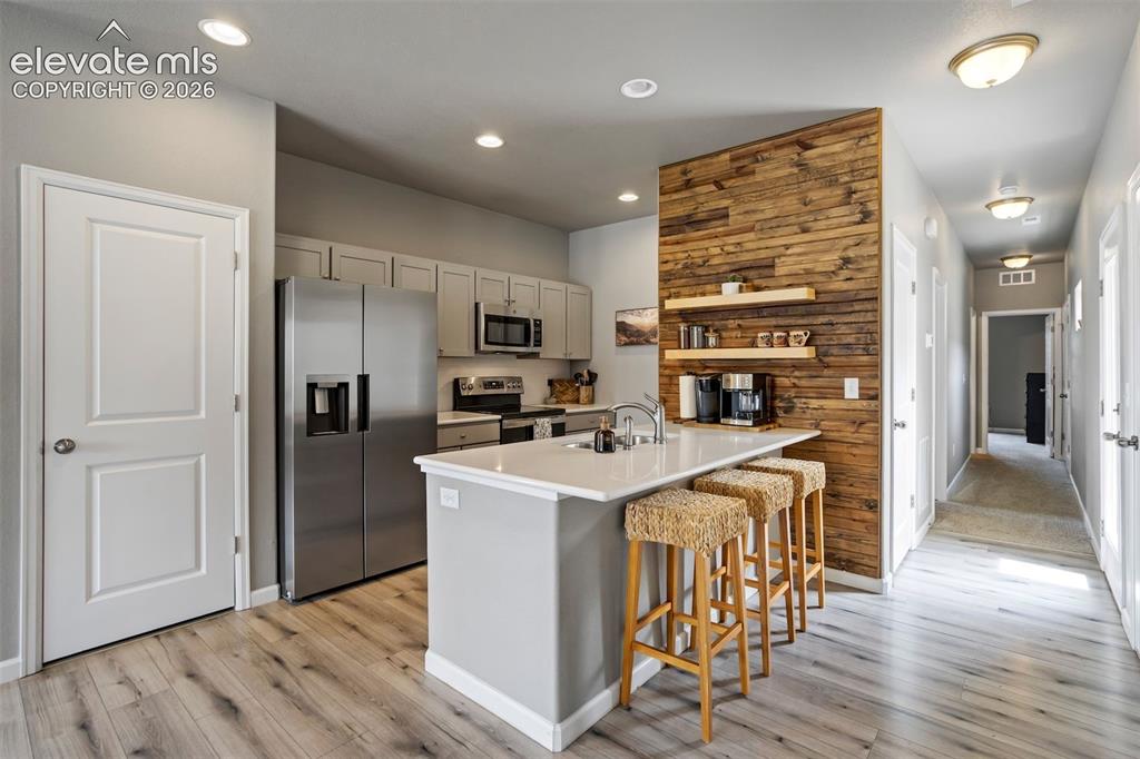 Image 11 of 28: Kitchen