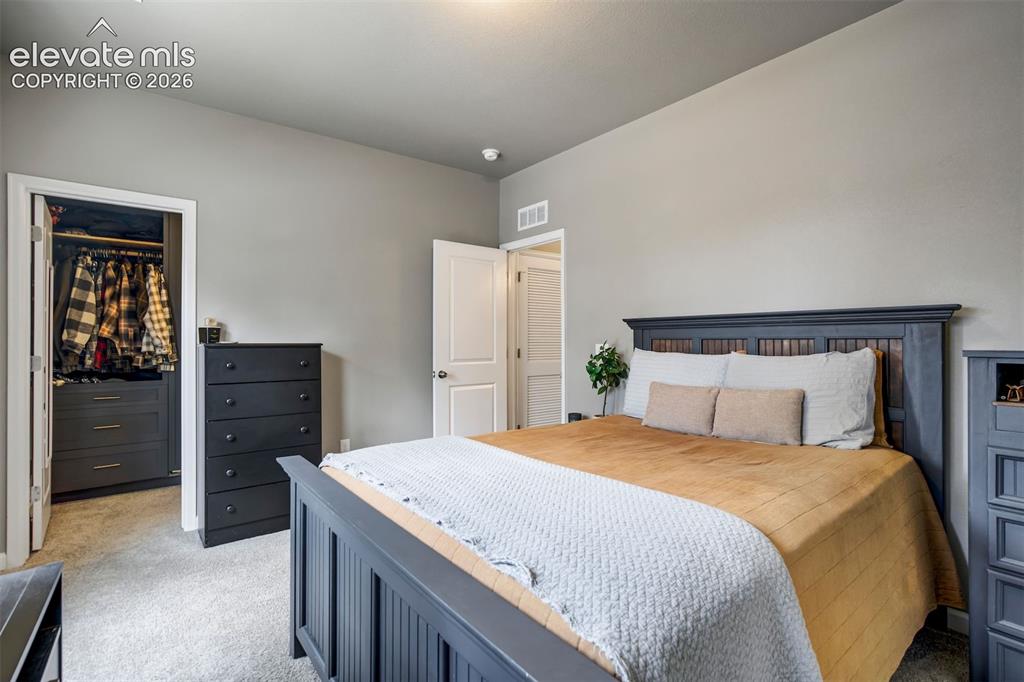 Image 16 of 28: Bedroom