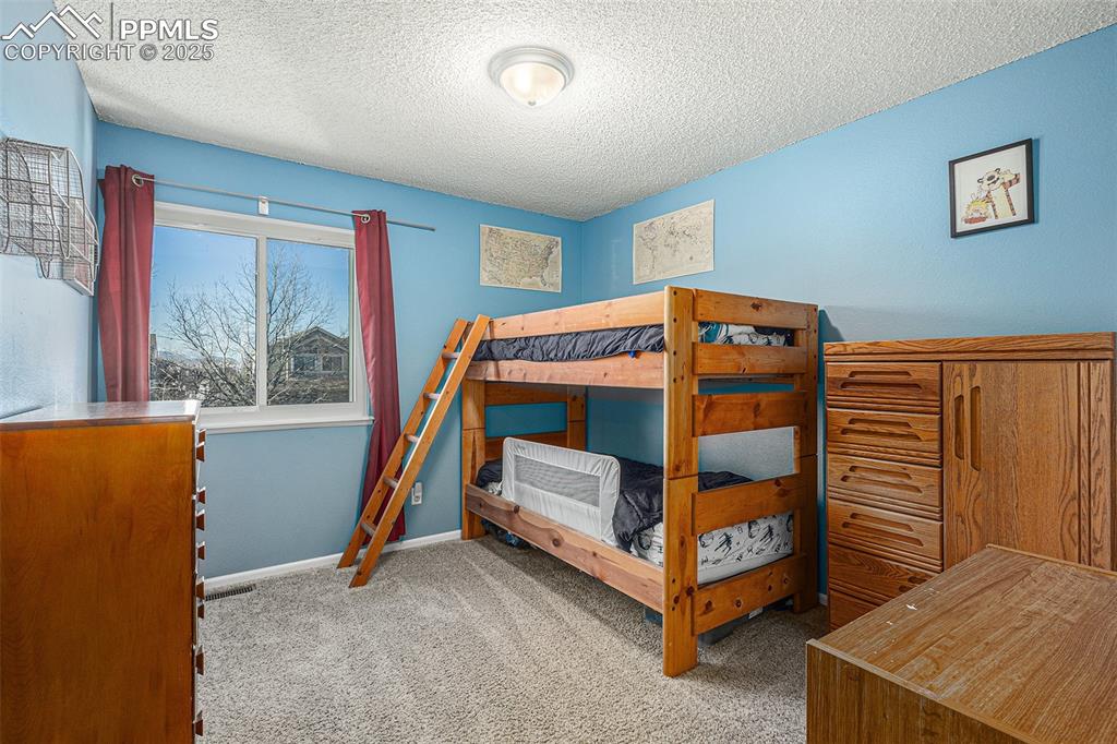 Image 16 of 31: Bedroom