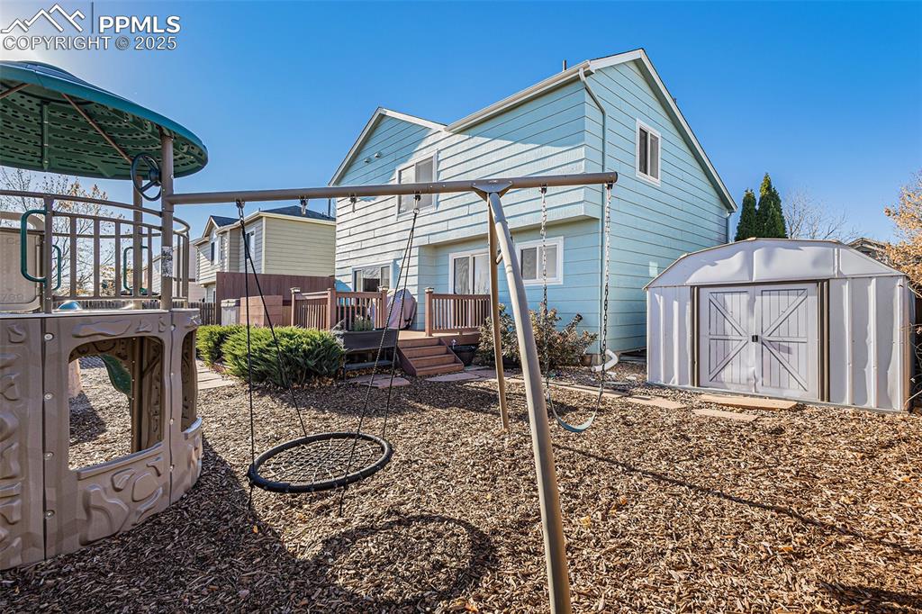 Image 25 of 31: Back of Structure