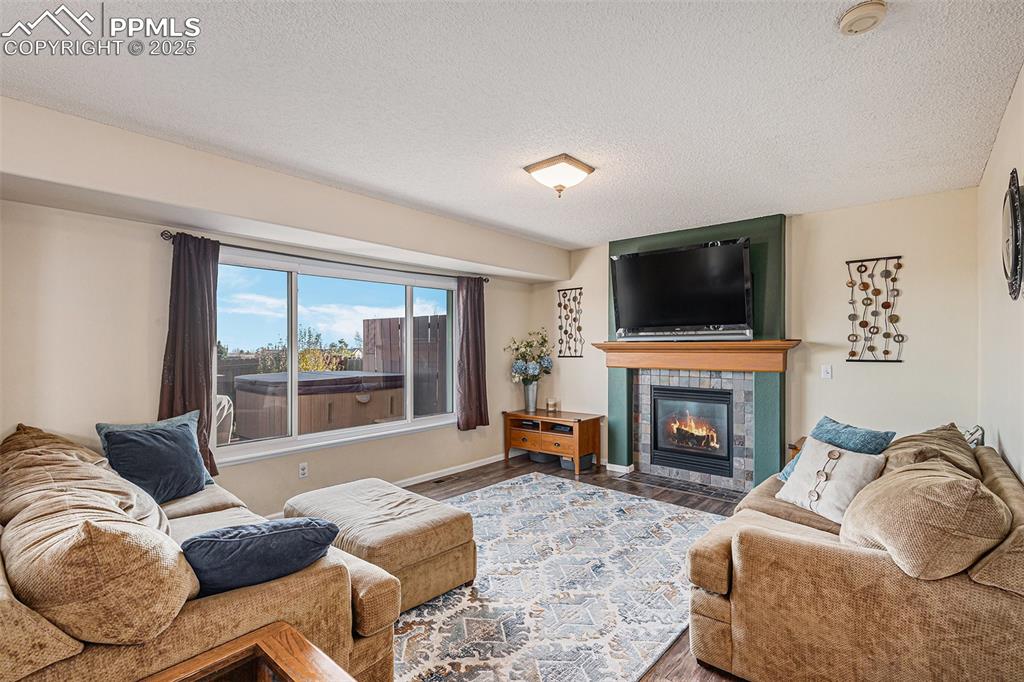 Image 6 of 31: Family Room