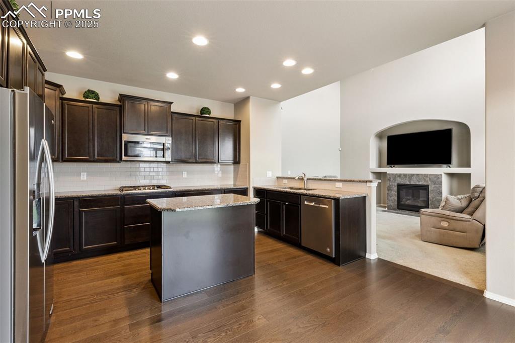 Image 10 of 37: Kitchen