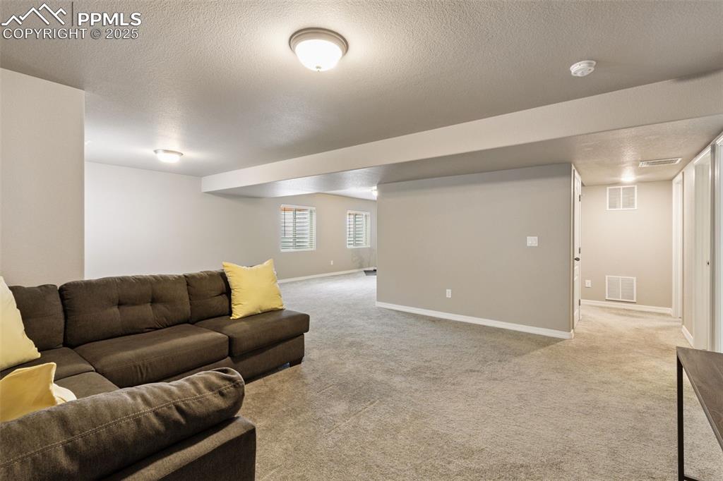 Image 29 of 37: Living Room