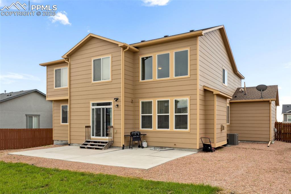 Image 37 of 37: Back of Structure