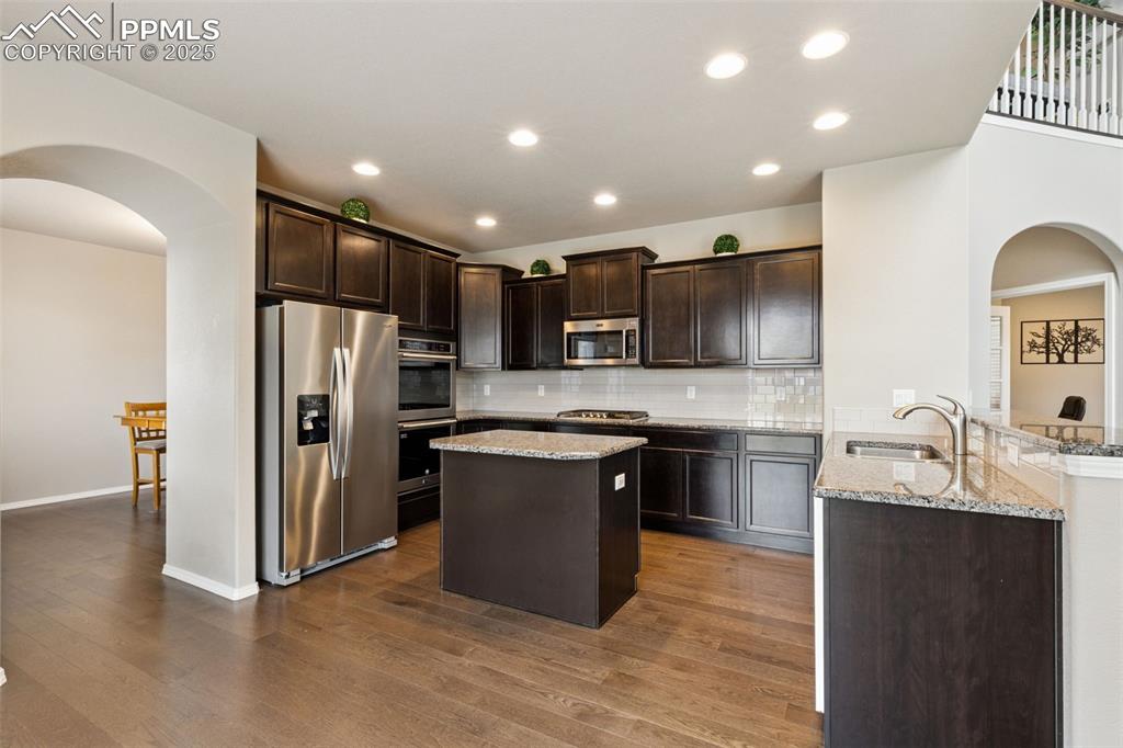 Image 9 of 37: Kitchen