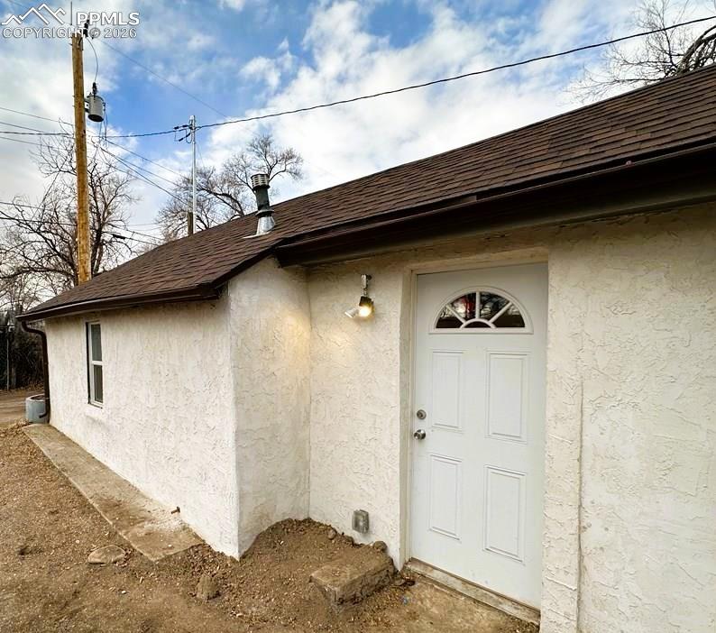 Image 3 of 18: Entry