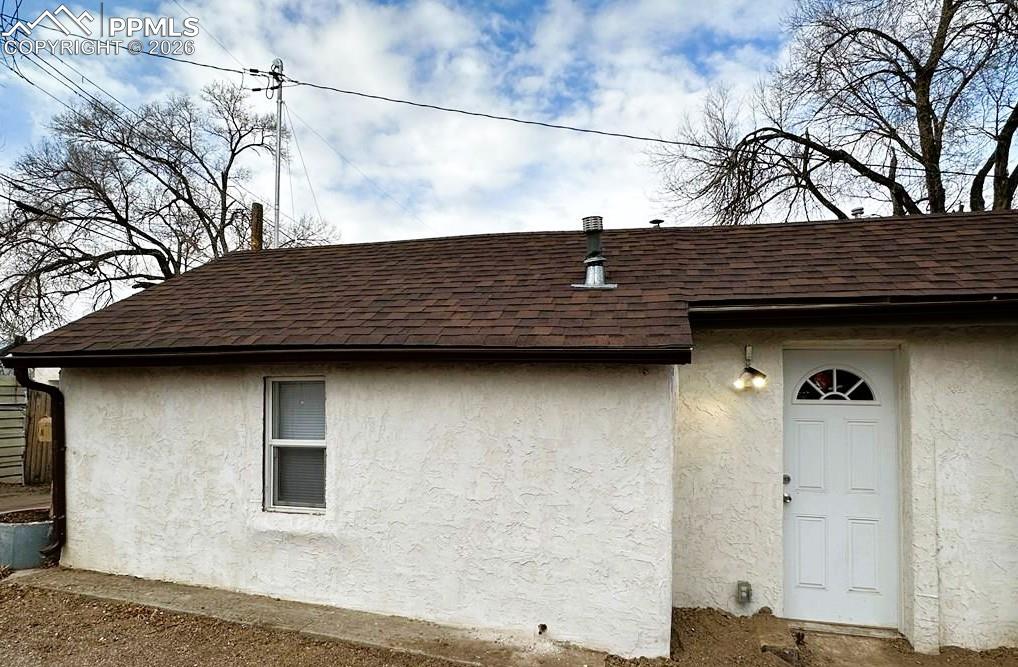 Image 4 of 18: Side of Structure