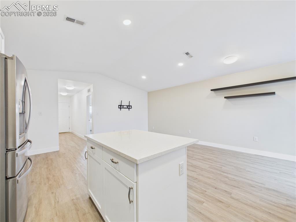 Image 14 of 35: Kitchen