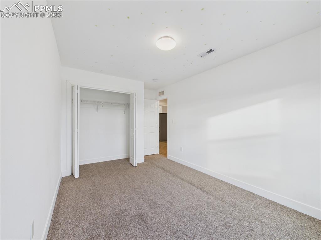 Image 17 of 35: Bedroom