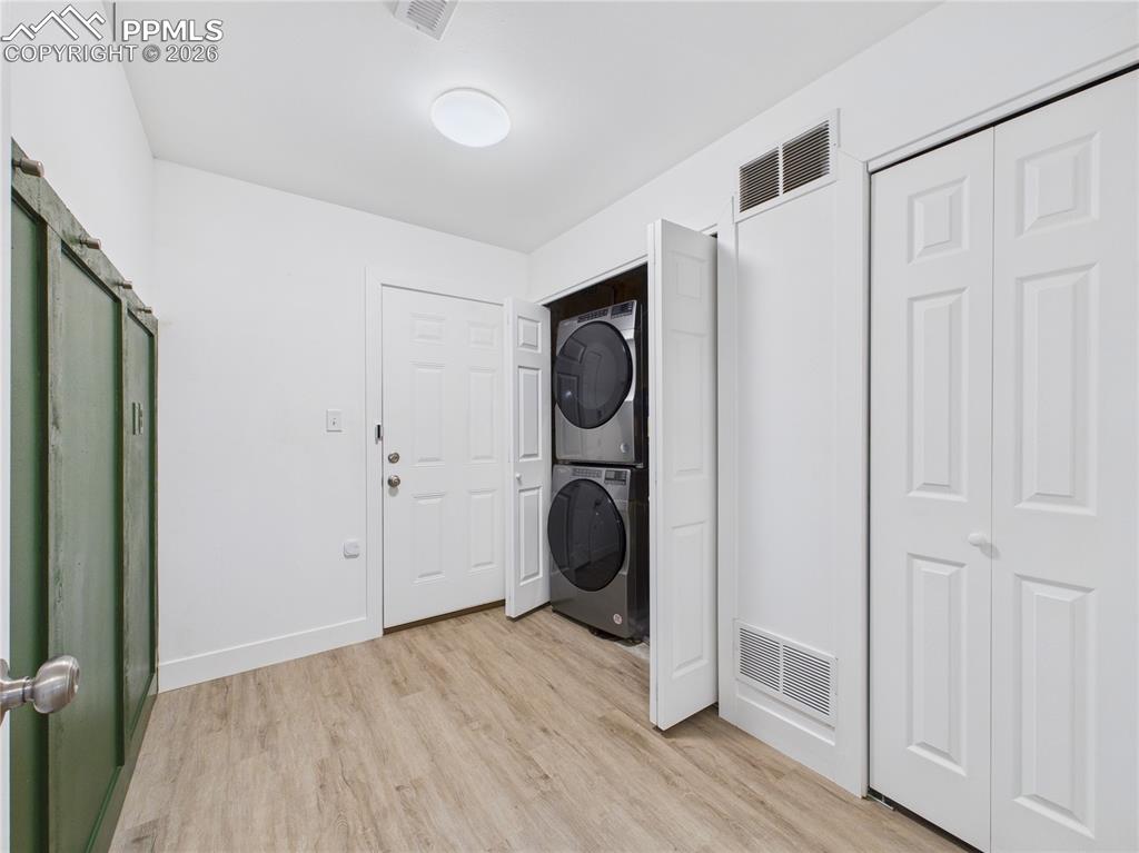 Image 18 of 35: Laundry