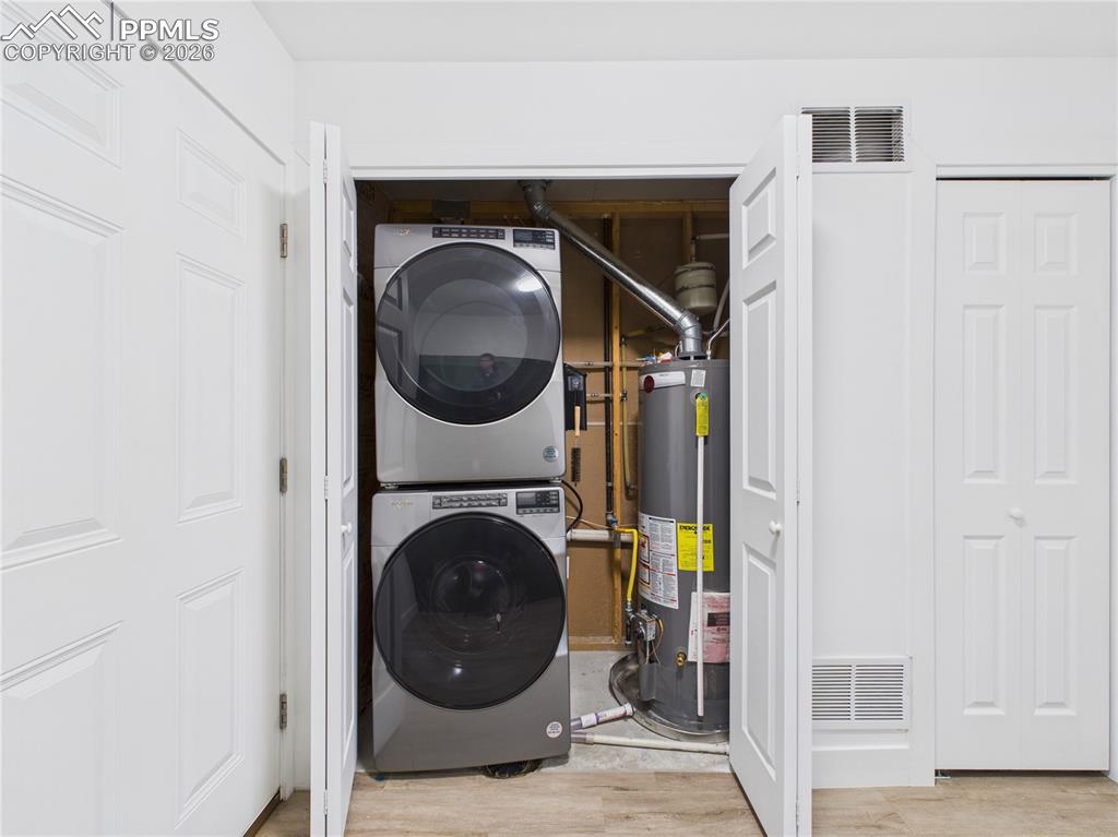 Image 19 of 35: Laundry