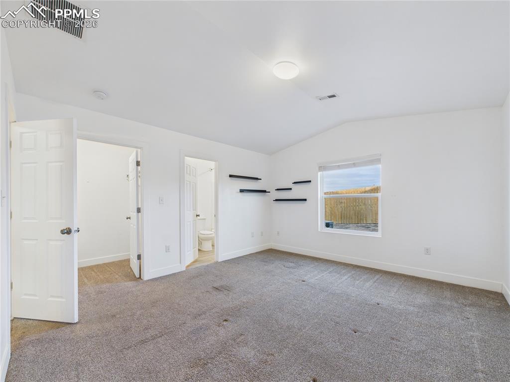 Image 29 of 35: Bedroom