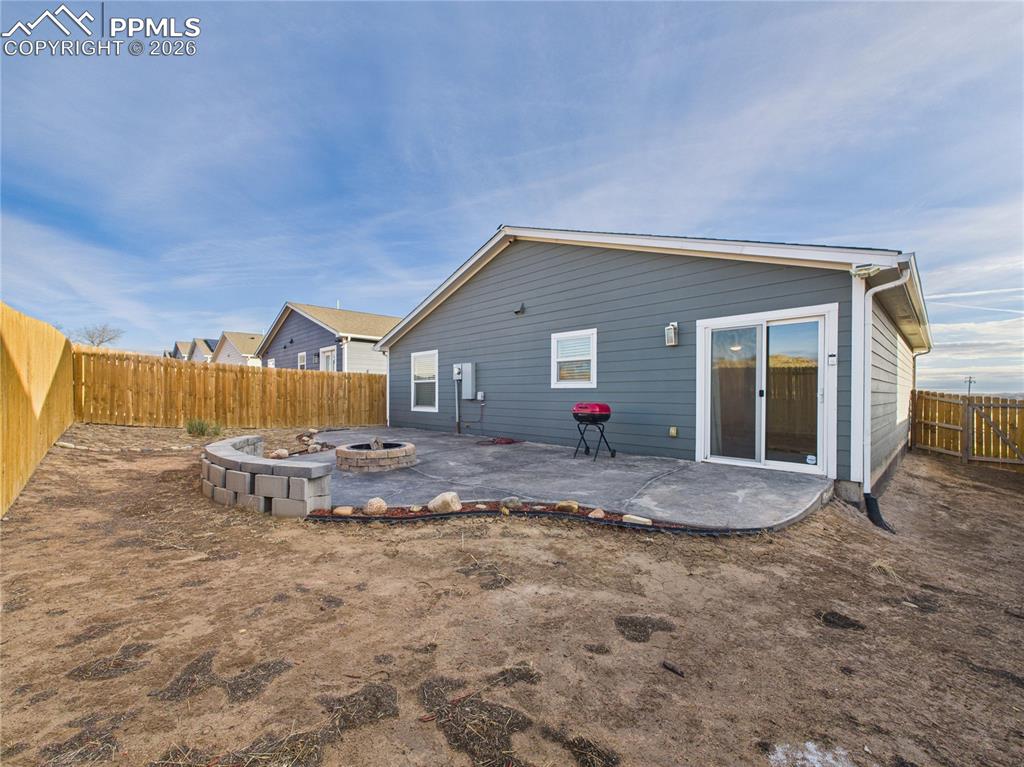 Image 35 of 35: Back of Structure