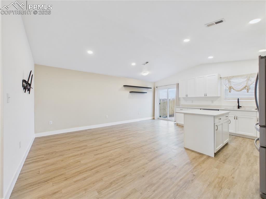 Image 6 of 35: Kitchen