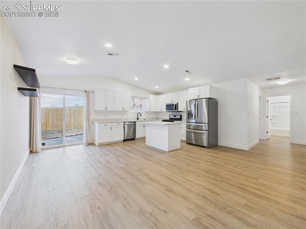 Image 8 of 35: Kitchen