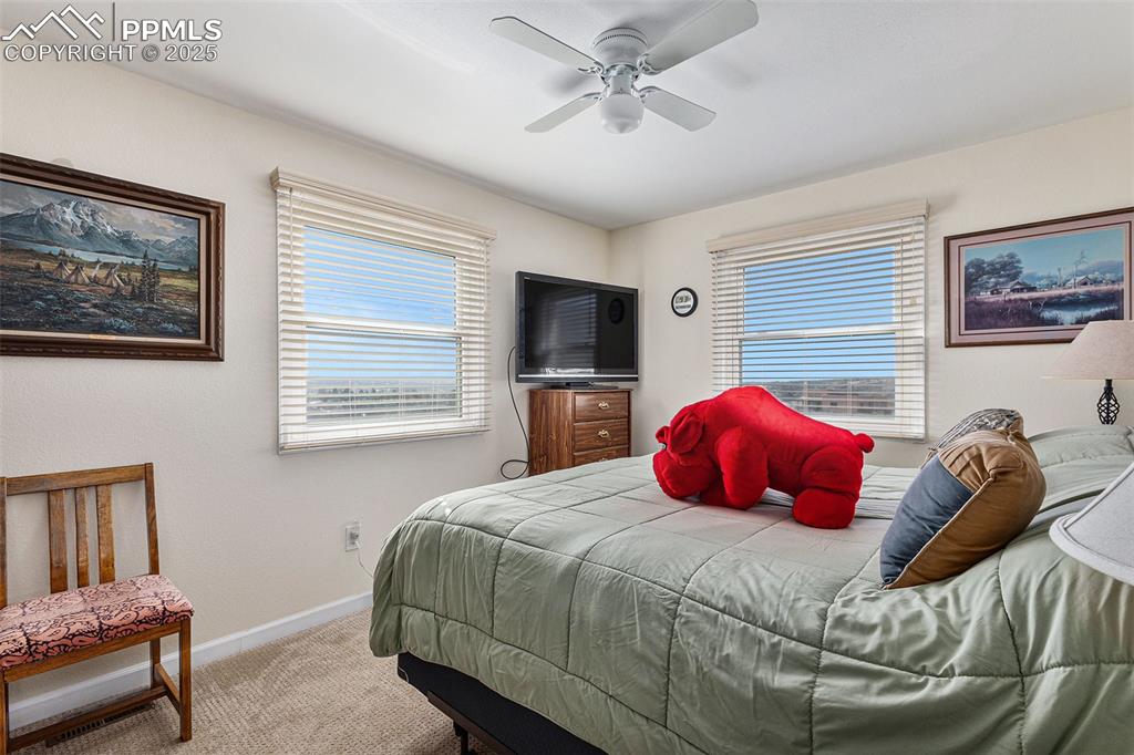 Image 13 of 28: Bedroom