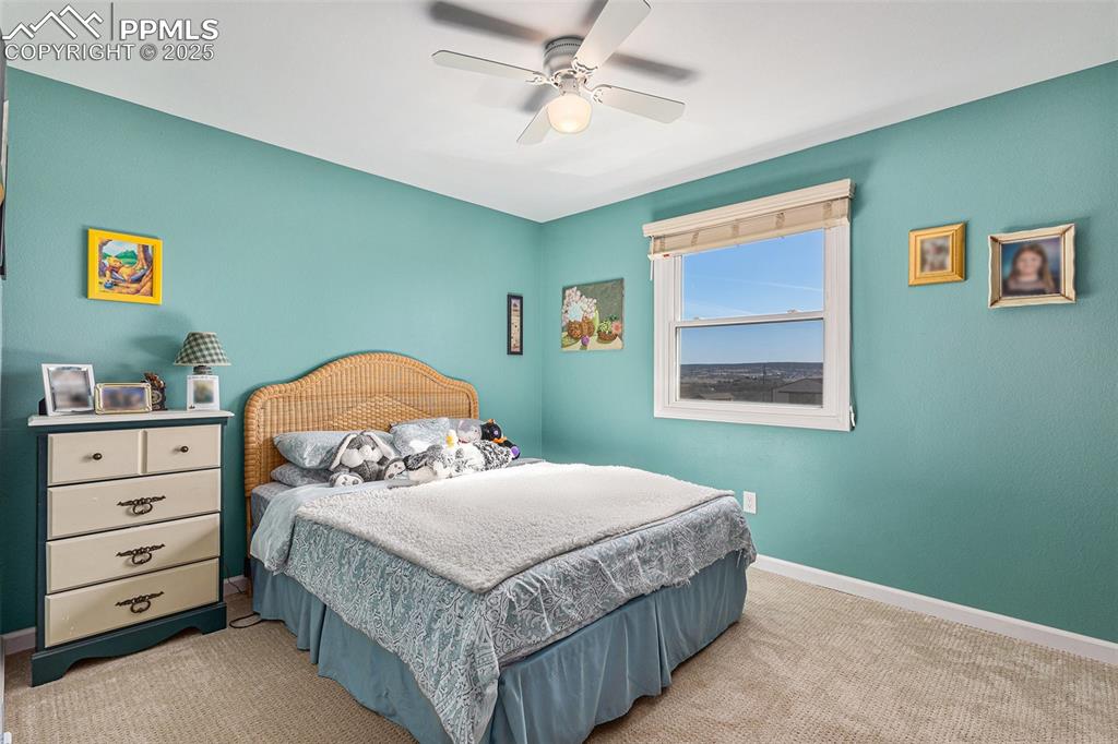 Image 14 of 28: Bedroom