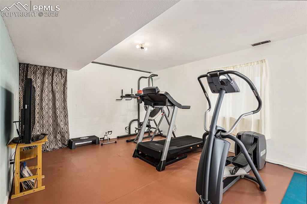 Image 19 of 28: Exercise Room