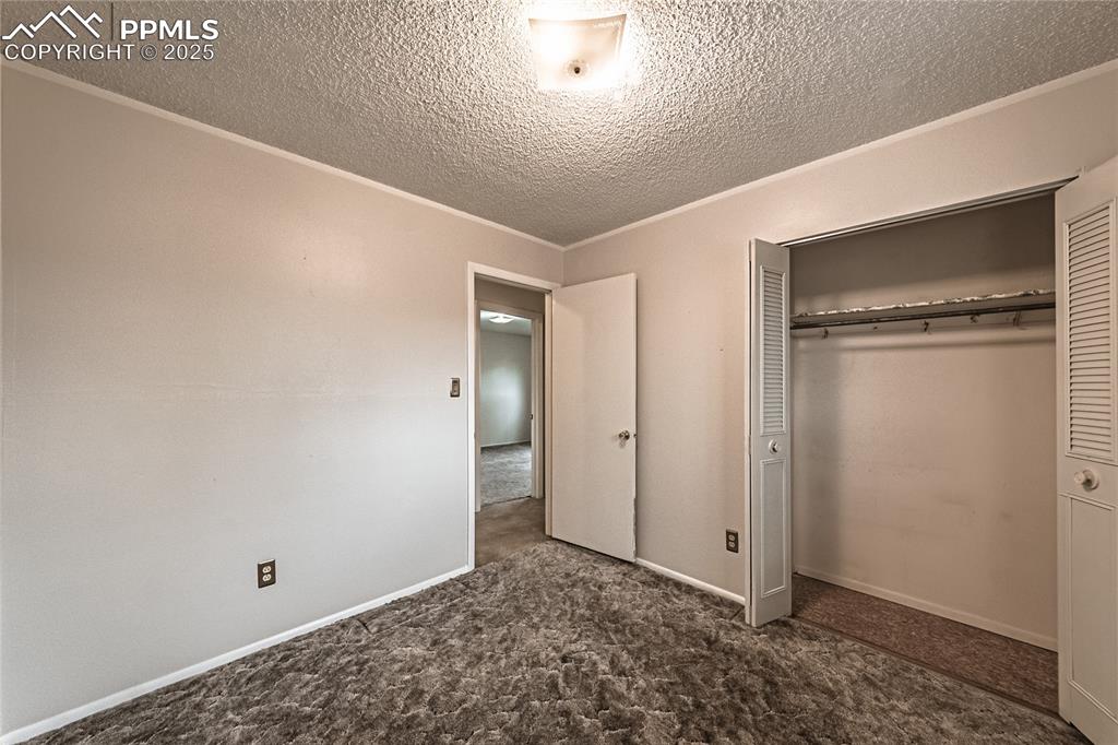 Image 15 of 44: Bedroom