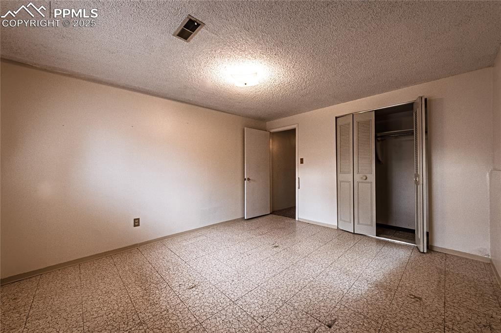 Image 36 of 44: Bedroom