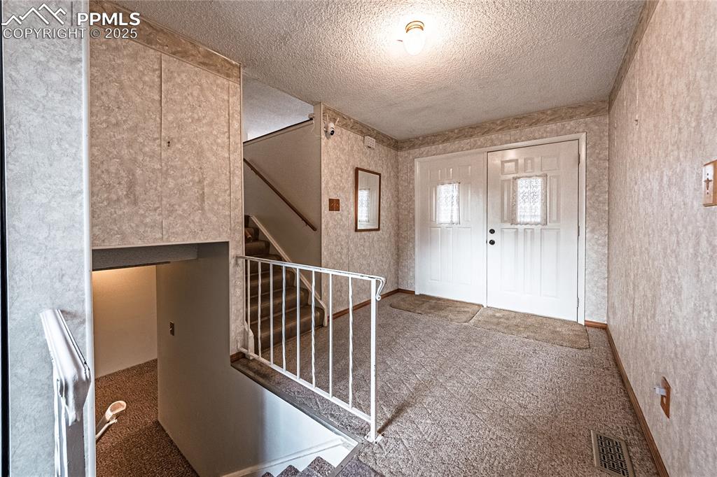 Image 4 of 44: Entry