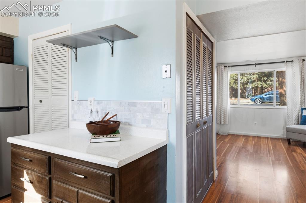Image 19 of 35: Kitchen