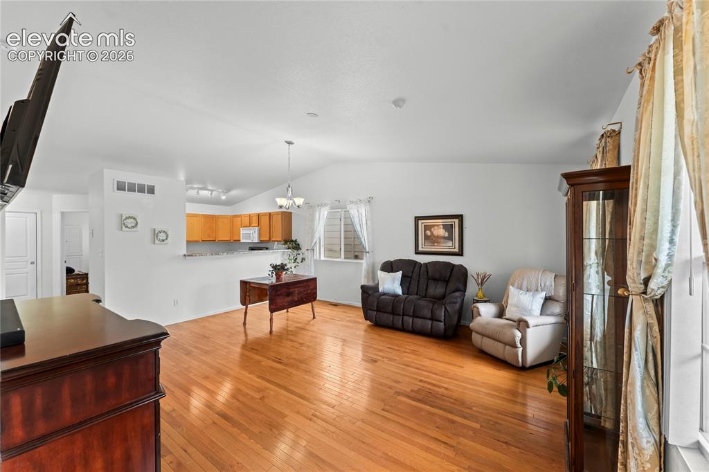 Image 4 of 25: Living Room