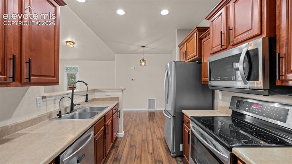 Image 3 of 37: Kitchen