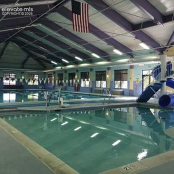 Image 34 of 37: Pool