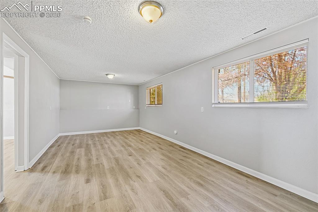 Image 10 of 18: Bedroom