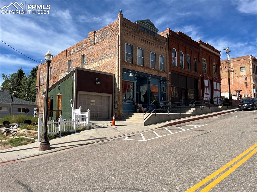 Image 5 of 12: View of building exterior