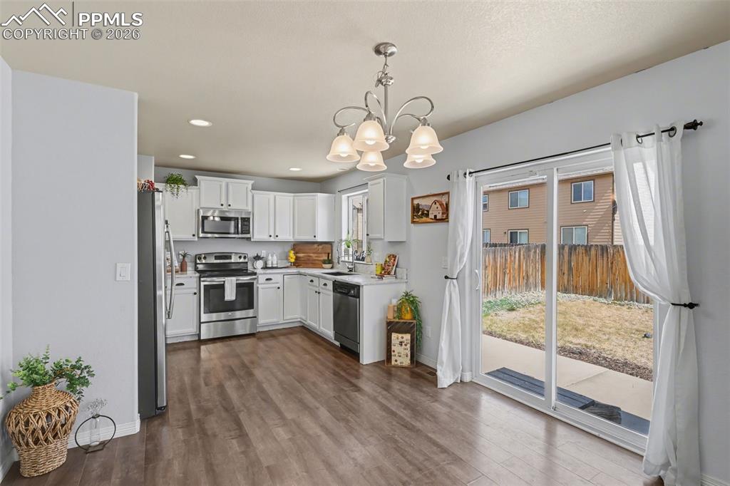 Image 10 of 31: Kitchen