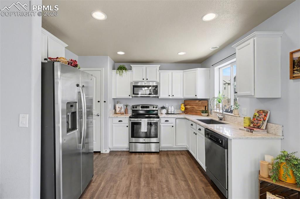 Image 11 of 31: Kitchen