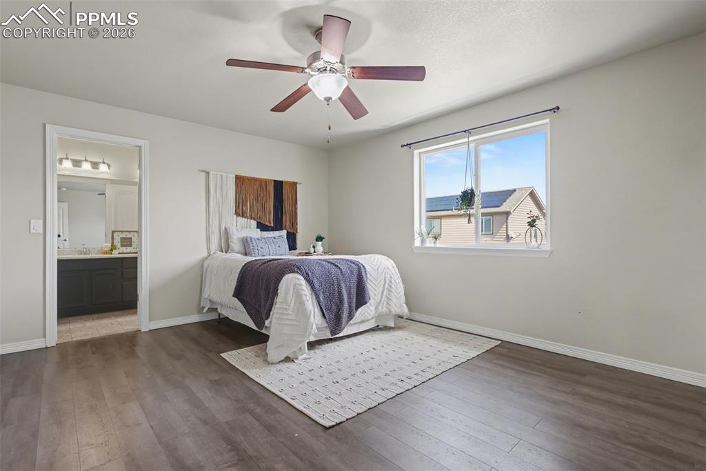 Image 15 of 31: Primary bedroom