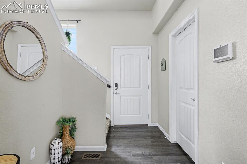 Image 4 of 31: Entry