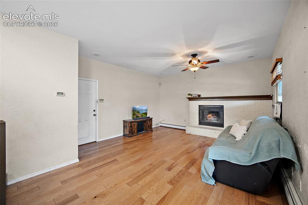 Image 16 of 28: Living Room