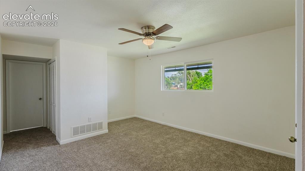 Image 10 of 15: Living Room