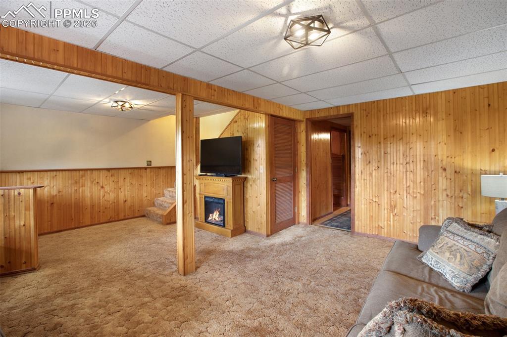 Image 18 of 26: Living Room