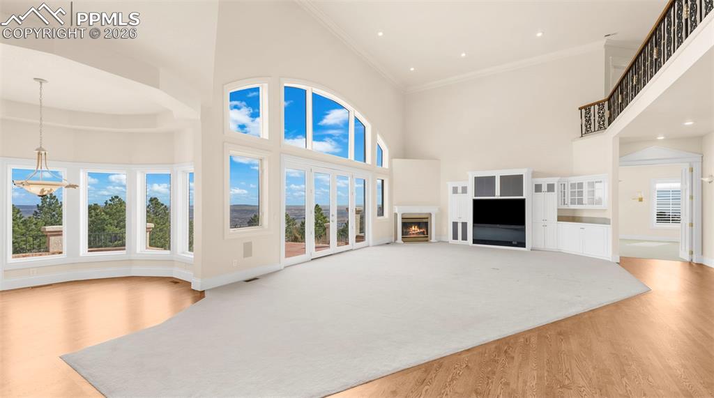 Image 13 of 49: Living Room