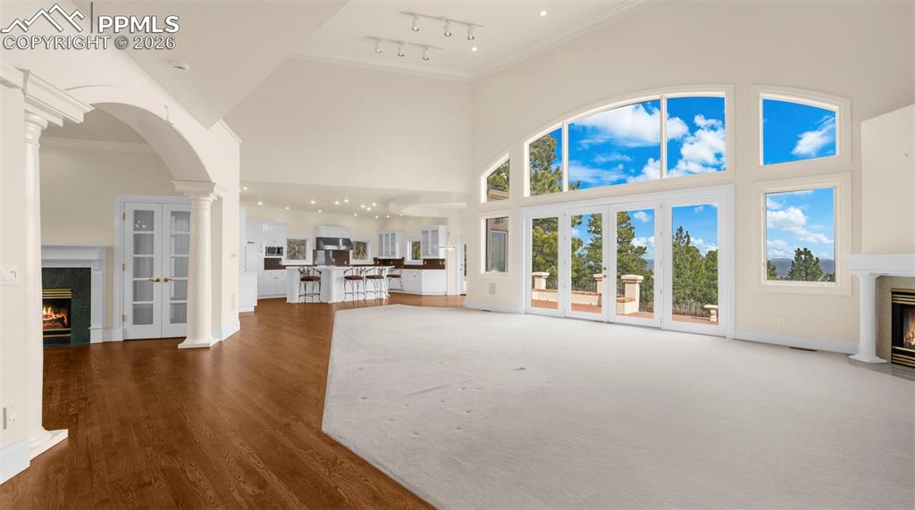 Image 15 of 49: Living Room