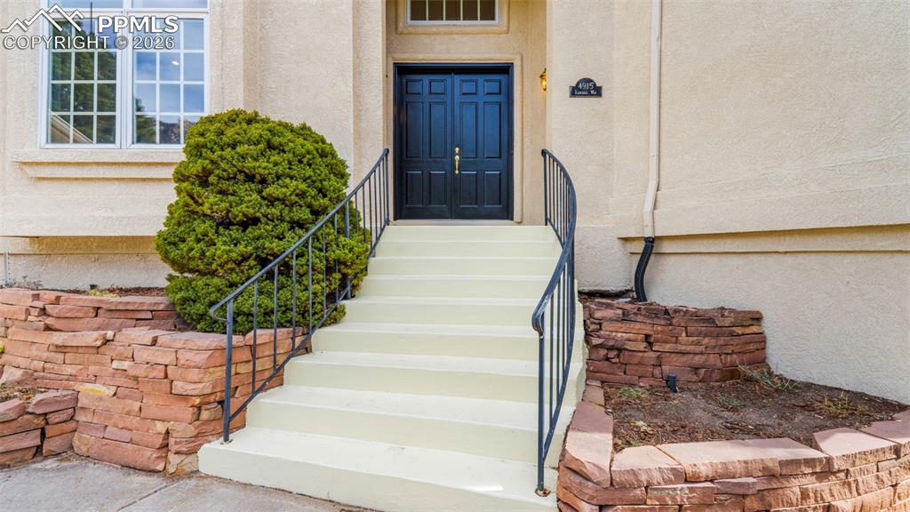 Image 3 of 49: Entry