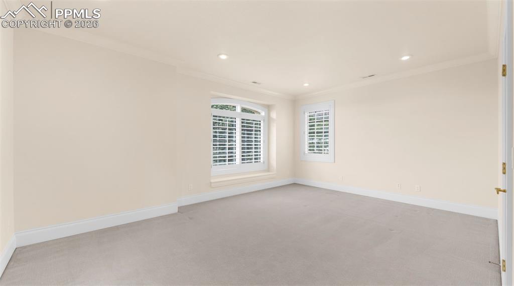 Image 35 of 49: Bedroom