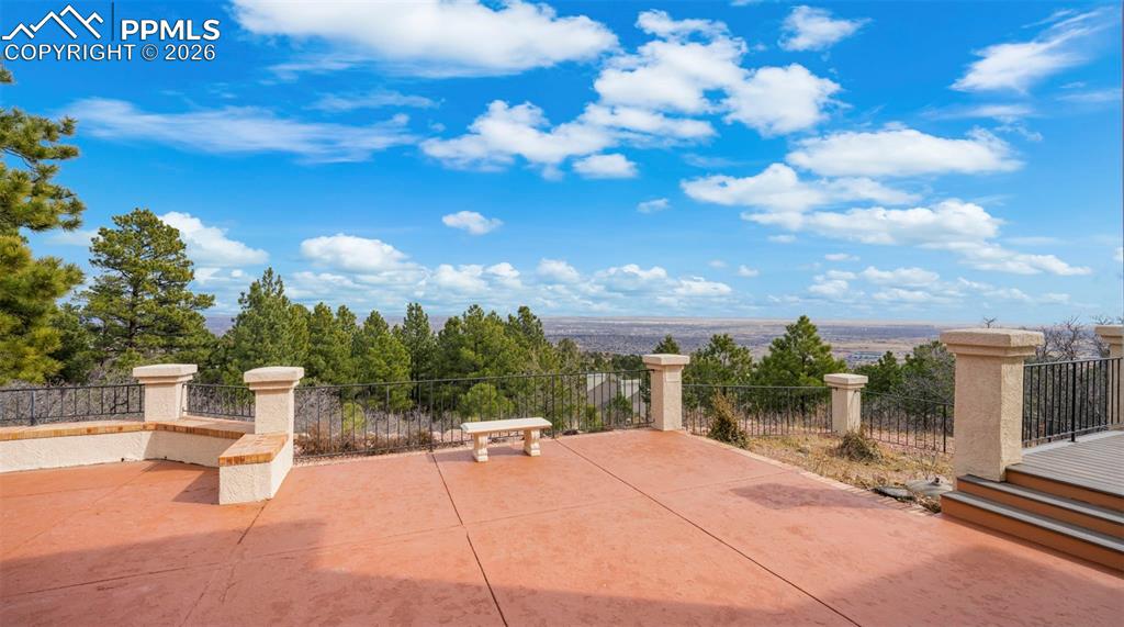 Image 43 of 49: Patio