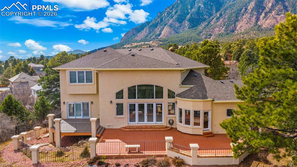 Image 46 of 49: Back of Structure